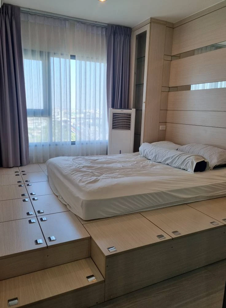 Condo for rent, Aspire Sathorn-Ratchaphruek. Fully furnished, ready to move in. Complete amenities. Great price. Book now, don't wait!