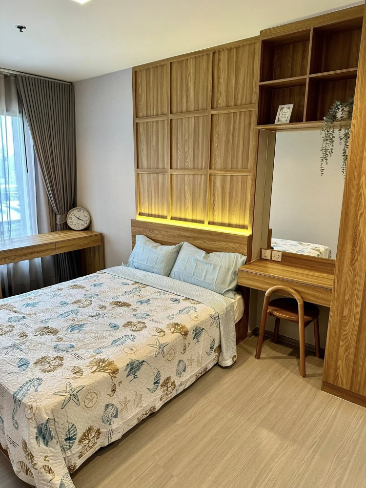 Condo for rent, Life Asoke Rama 9, decorated in Japanese Zen style, built-in wooden furniture, warm atmosphere, reserve now!