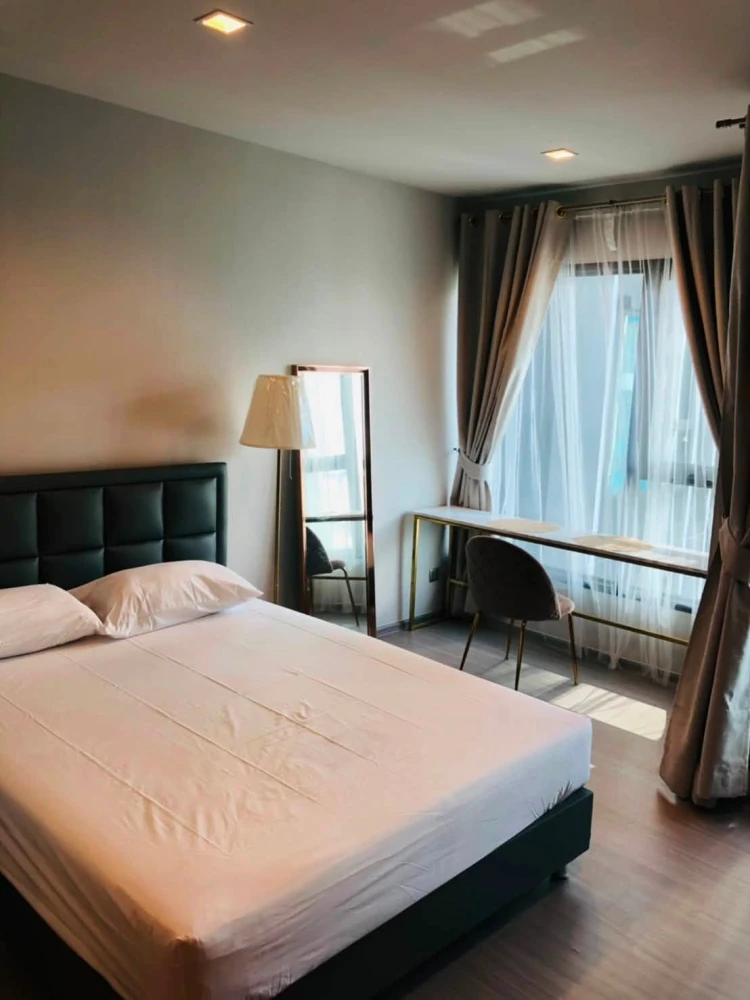 Condo for rent, Life Asoke Rama 9, studio room, 37th floor, high floor with great view, fully furnished with appliances. Just bring your belongings an