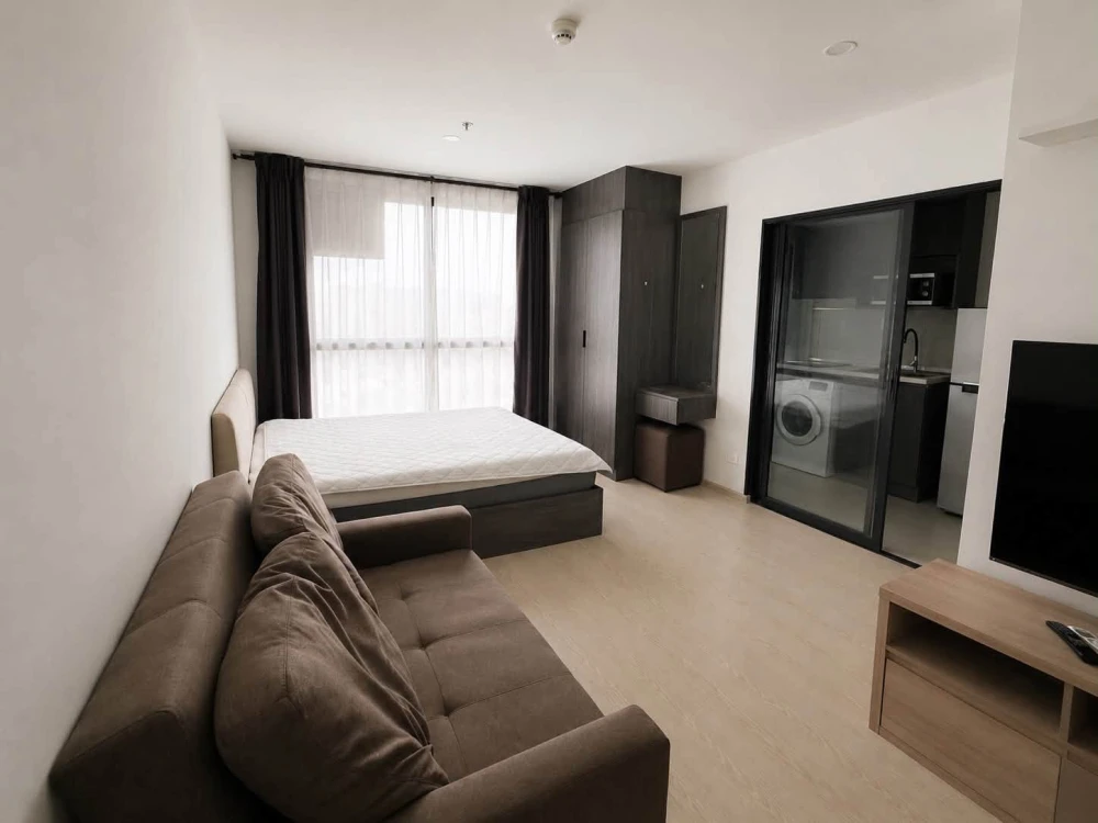 Condo for rent at Elio Del Nest. Corner unit, private, clearly defined zones, convenient and complete amenities. Book now!