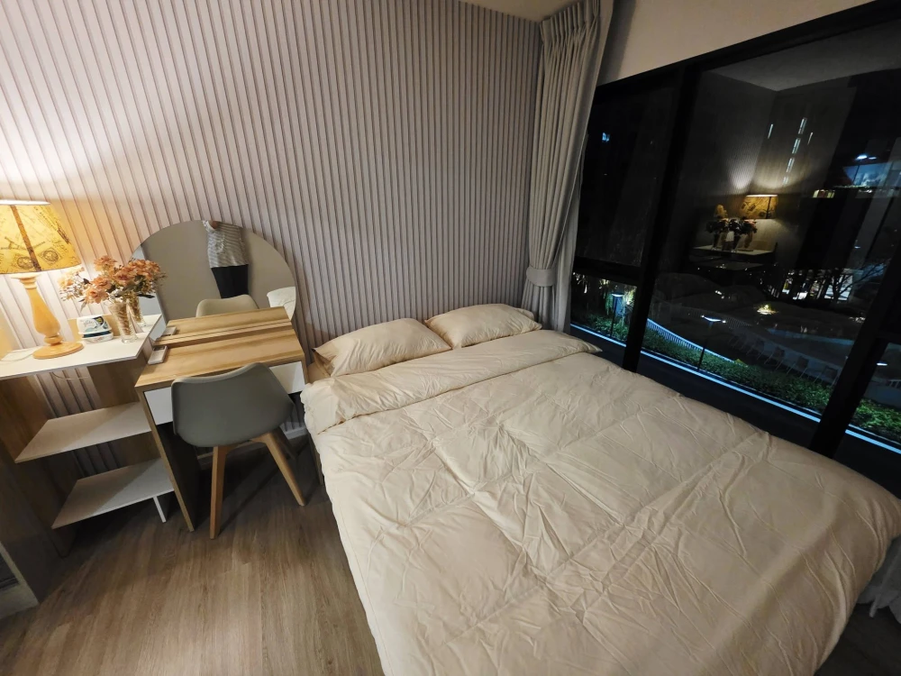 Condo for rent at Atmoz Flow Minburi. Beautifully decorated unit with high-quality built-in furniture. Amazing price! Book today and don't miss out!