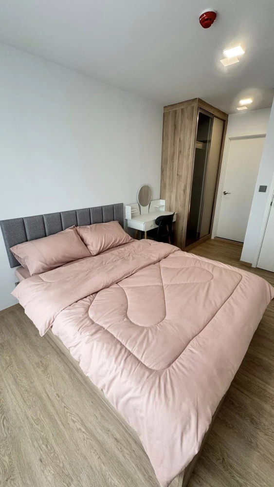 Condo for rent Atmoz season ladkrabang, a nice room with complete facilities. Come and book now.