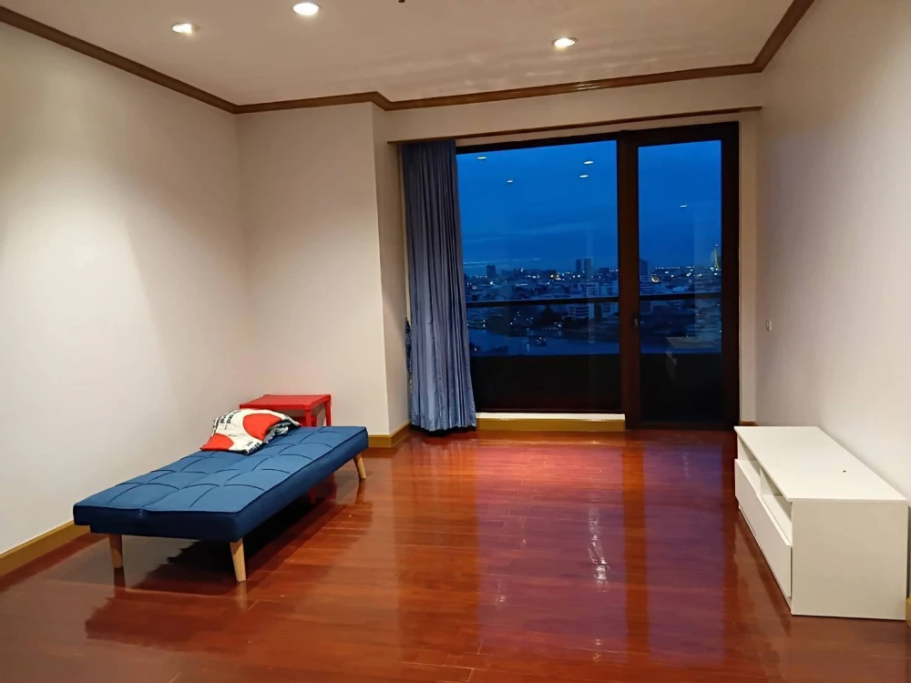 Condo for rent Baan Chao Praya, spacious room, 16th floor, river view, come and reserve before you miss your chance.
