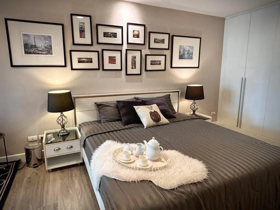 Condo for rent at Belle Grand Rama 9. Spacious and comfortable unit with ample living space at an amazing price. Book today! Don't miss out!