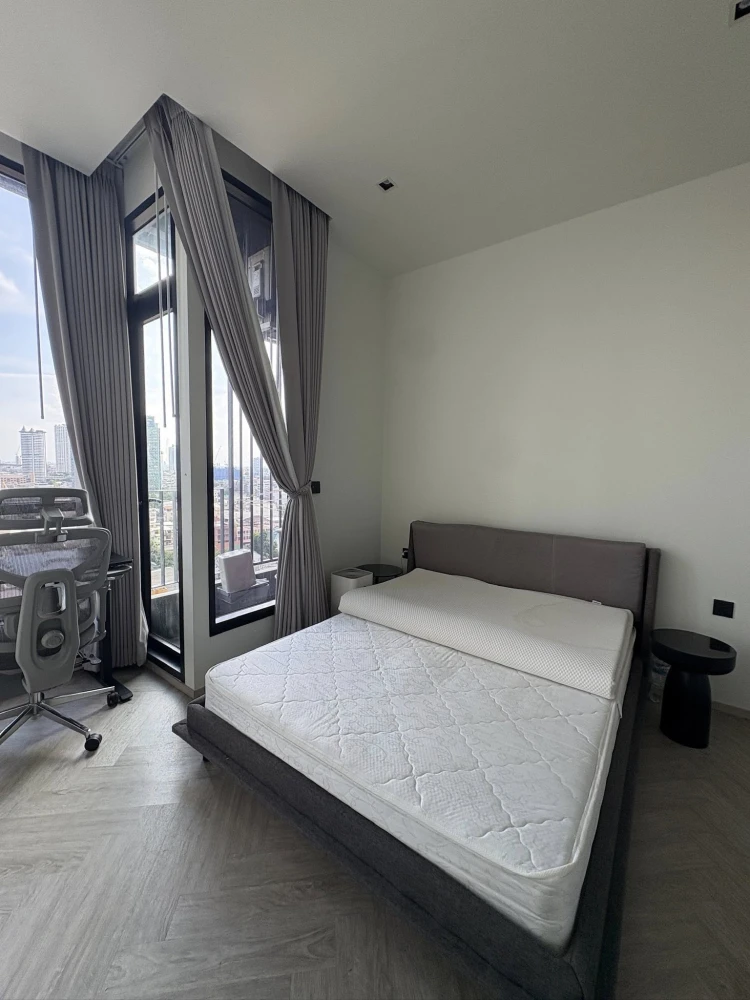 Condo for rent at Chapter Charoennakhon Riverside. Nice room, fully furnished. Book now, don't wait!