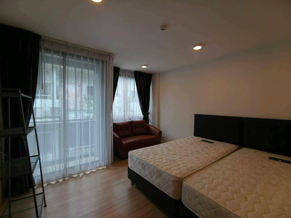 Condo for rent at Chateau In Town Pinklao. Ready to move in, fully furnished. Book today! Don't miss out!