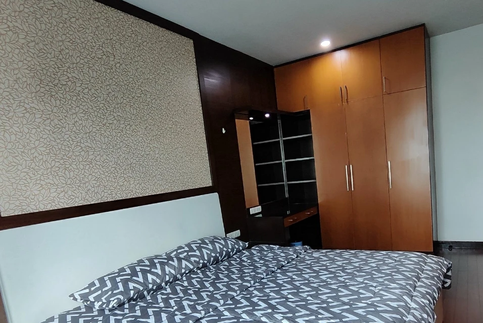 Spacious condo for rent at Circle Condominium. Plenty of living space. Book now! Don't miss out!