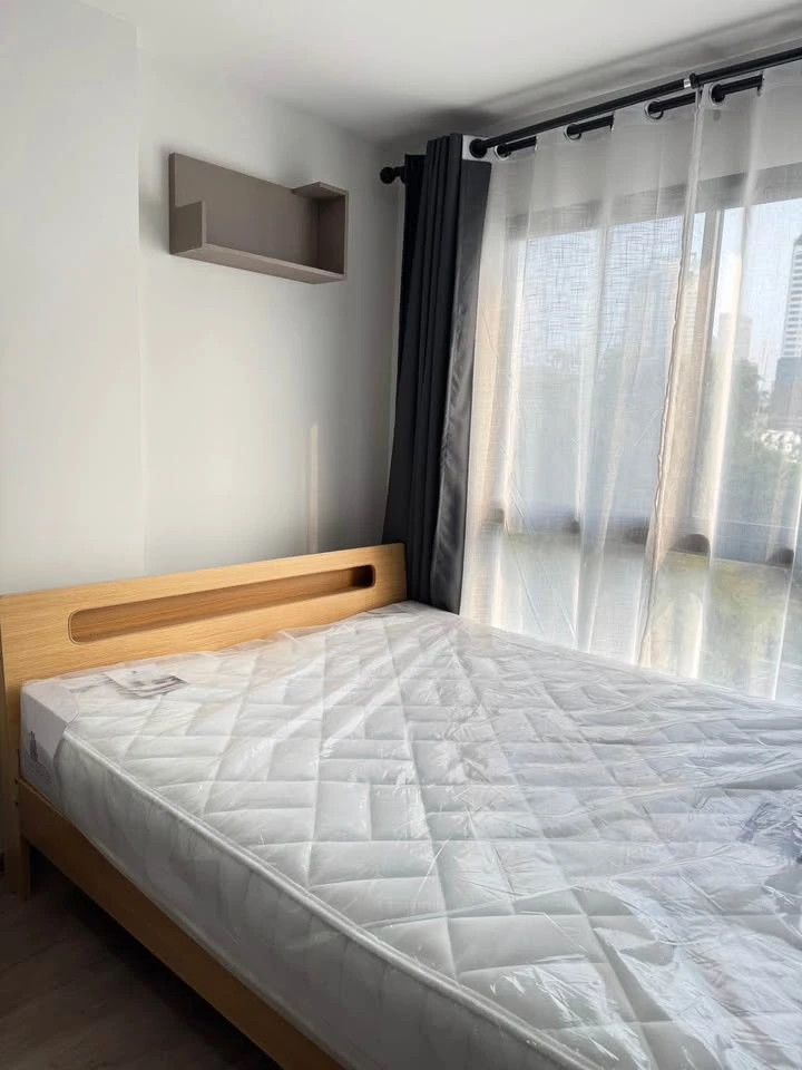 Condo for rent, Hi Rise Ratchayothin, nice room, comes with furniture, complete electrical appliances, move in urgently.