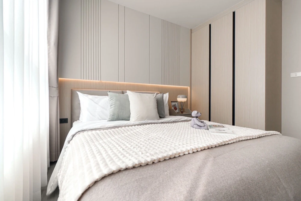 Condo for rent at Ideo Charan 70 - Riverview. Nicely decorated unit with complete furniture and appliances. Just bring your belongings and move in!