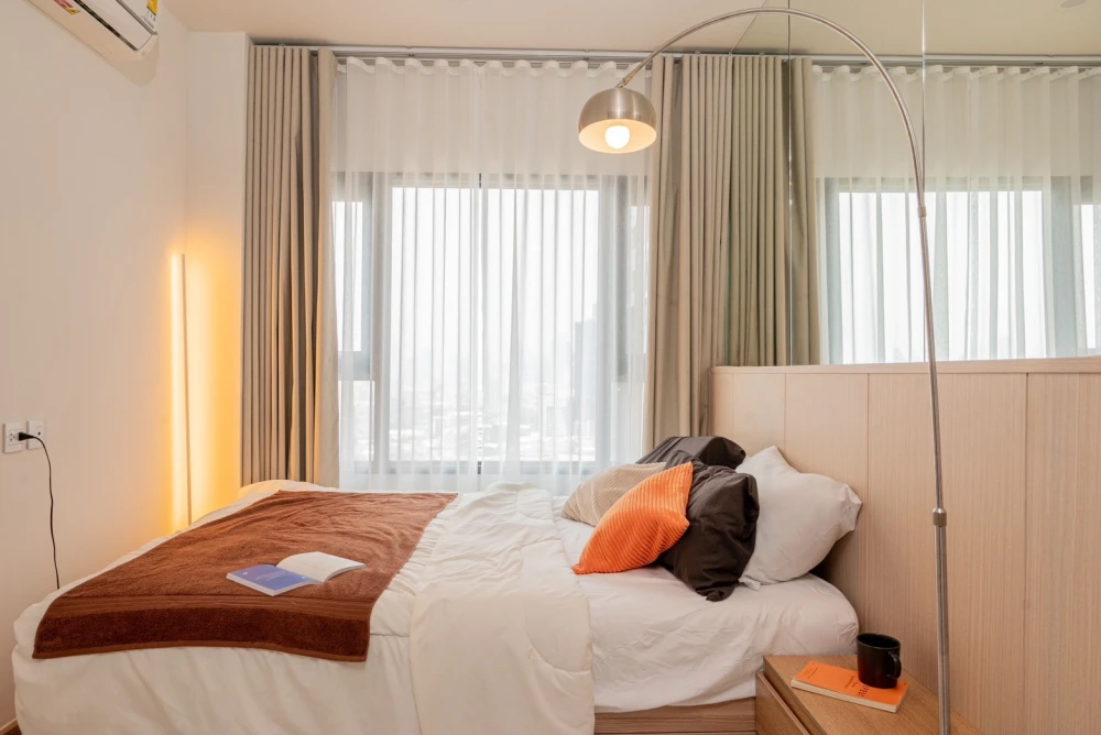 Condo for rent at Life Asoke Rama 4. Fully furnished and ready to move in. Complete amenities. 23rd floor, city view with panoramic view of the Chao P