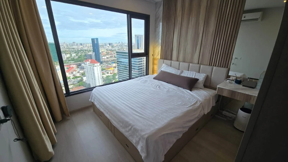 Condo for rent at Life Phahon-Ladprao. Spacious and comfortable unit with ample living space and complete amenities. Book now!