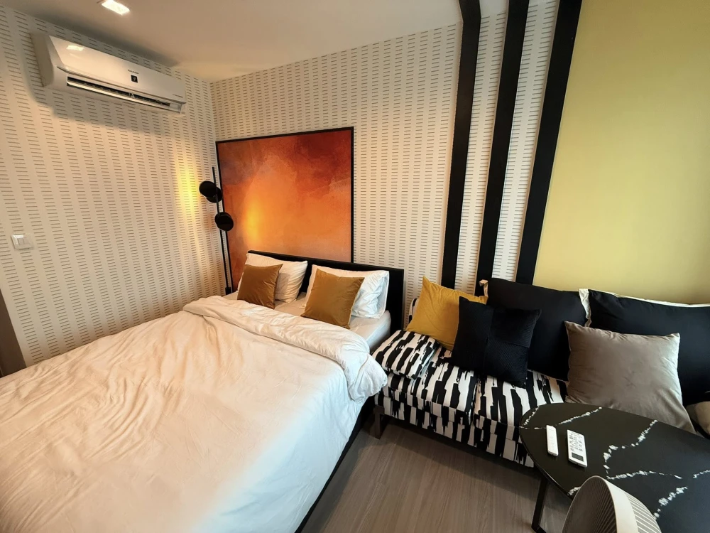 Condo for rent at Life Sathorn Sierra. Fully furnished and ready to move in. Complete amenities. Book now, don't miss out!