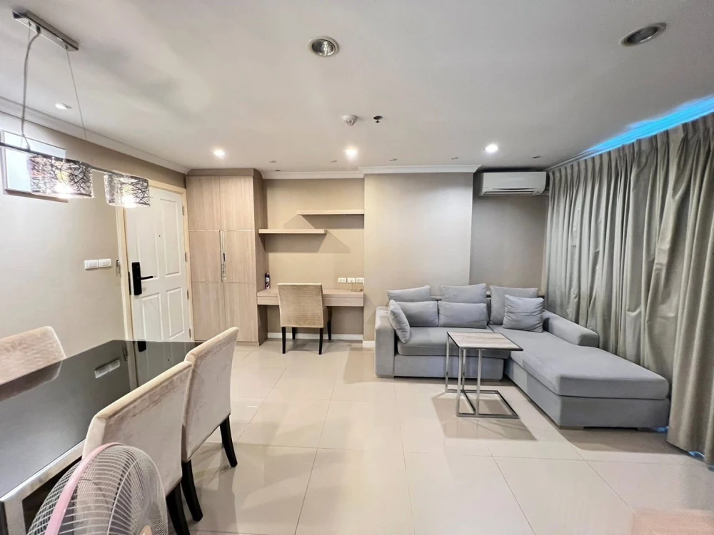 Condo for rent: Lumpini Place Rama 9–Ratchada, large room, plenty of usable space, comes with a great price. You must come and reserve now.