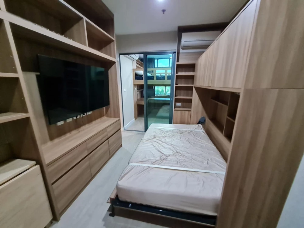Condo for rent at Metro Sky Prachachuen. Nice, well-partitioned unit. Book today! Don't wait!