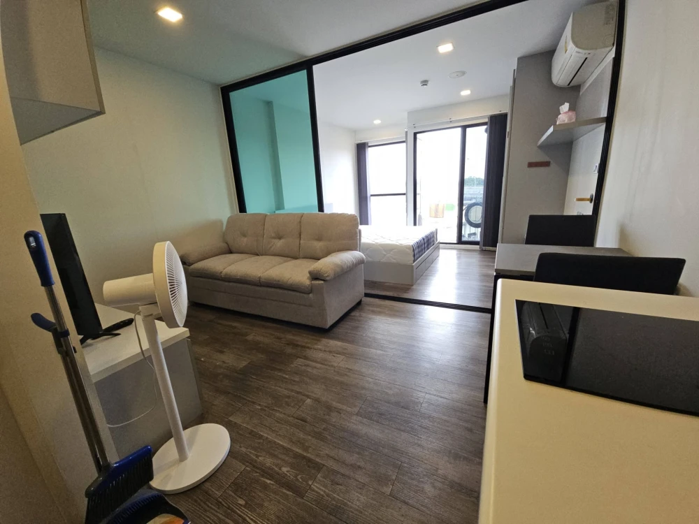 Condo for rent at Modiz Interchange. Ready to move in, fully furnished, great price. Book now, don't miss out!