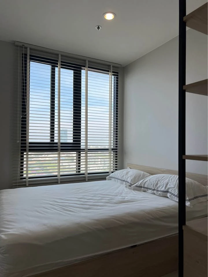 Condo for rent at Noble Nue Srinakarin-Lasalle. Nice unit on the 22nd floor with great views. Amazing price! Don't miss out!