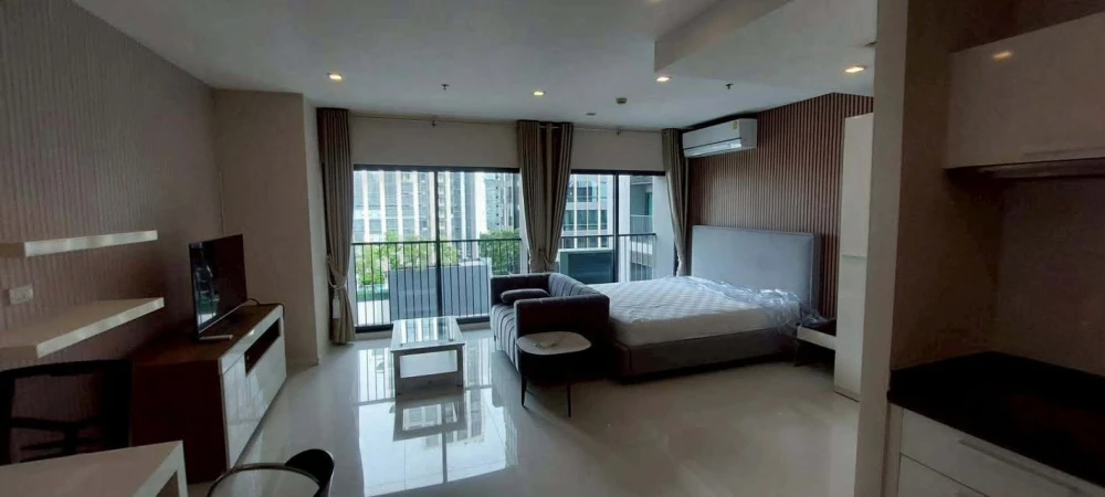 Condo for rent: Noble Remix Sukhumvit 36, studio unit, high floor, fully furnished. Book now!