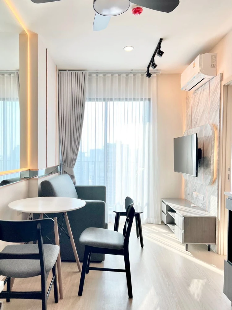 Condo for rent: NUE Noble Ratchada-Ladprao. Beautifully decorated room with excellent built-in furniture. Convenient and complete here. Come reserve n