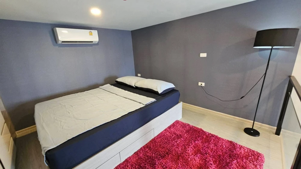 Condo for rent at Origin Plug & Play Ramkhamhaeng Triple Station. Pleasant unit, fully furnished, and equipped with appliances. Great price—book now!