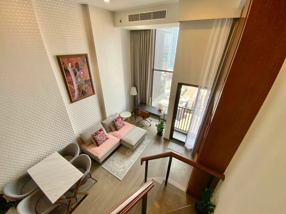 Condo for rent at Park Origin Rajchathewi, duplex unit with 4.25 meter ceiling height, spacious and fully furnished, ready to move in.