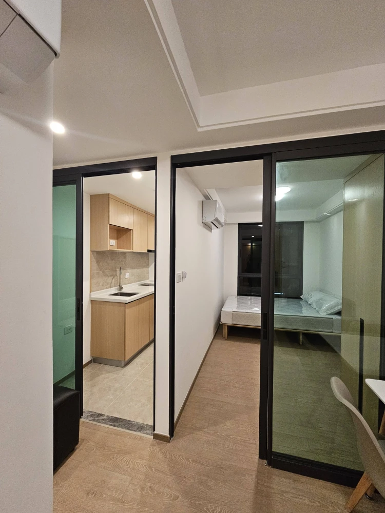 Condo for rent at Regal Srinakarin 40. Nice, minimalist-style decor. Fully furnished and ready to move in.