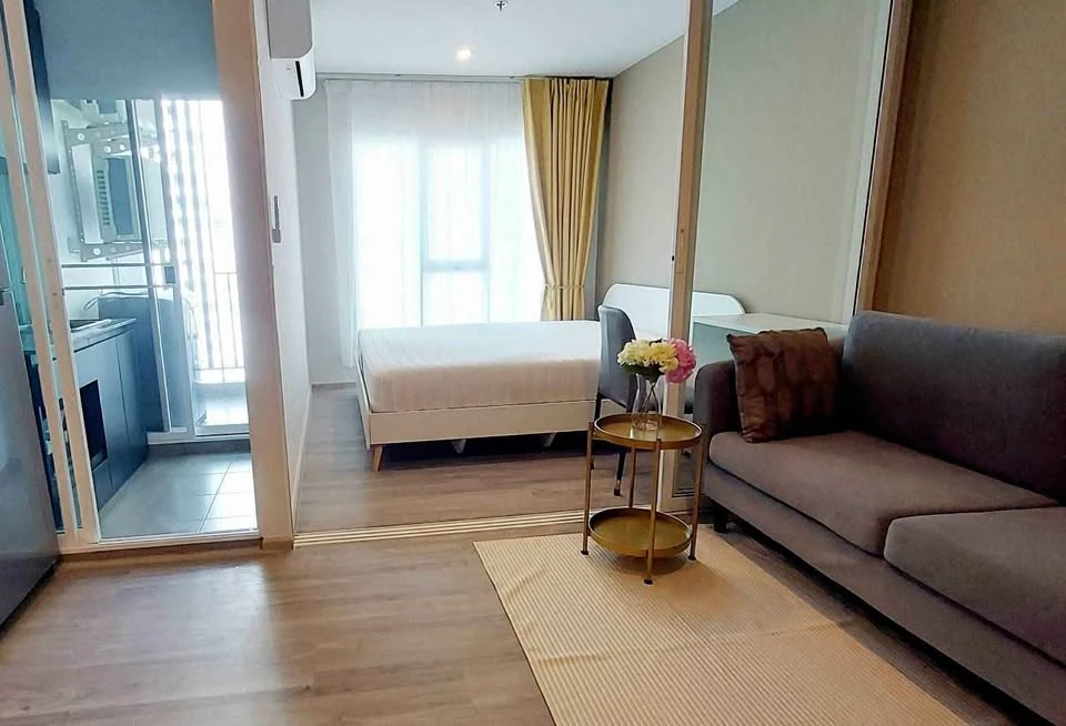 Condo for rent, Regent Bangna. The unit is partitioned into separate zones and fully furnished. Move in immediately!