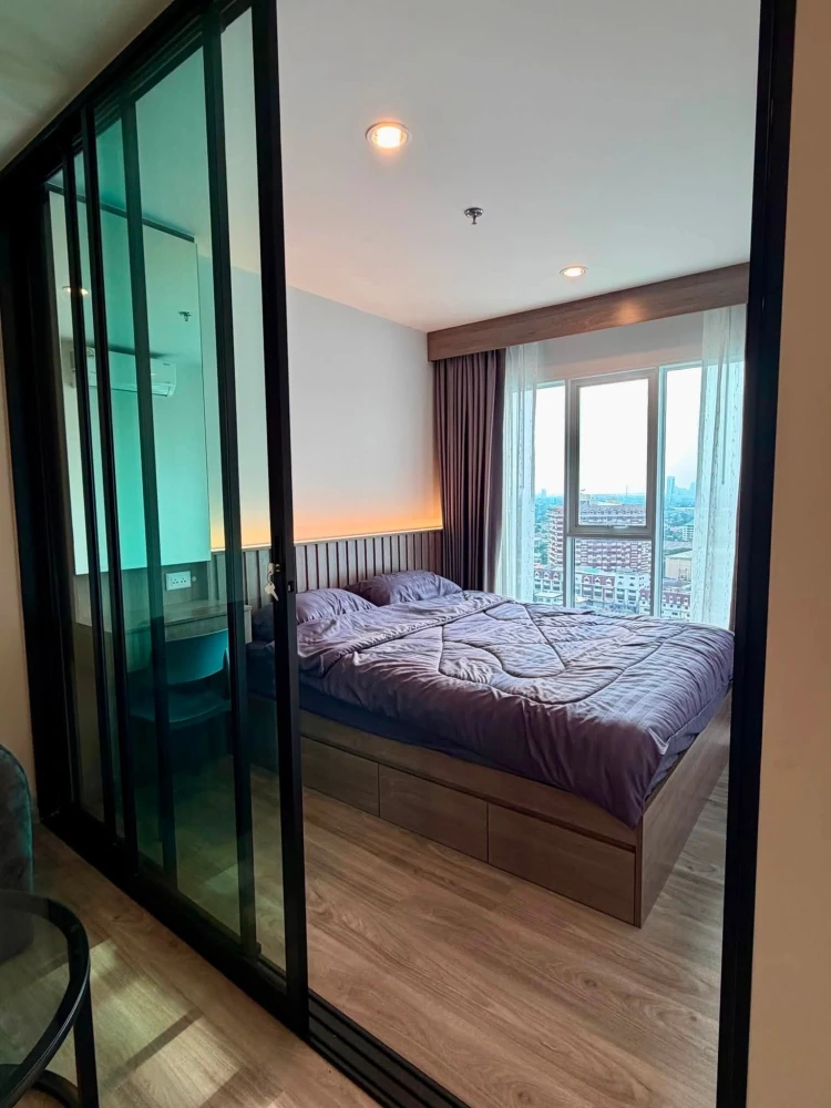 Condo for rent at Regent Home Bangna, high floor, beautiful river view, fully furnished with built-in furniture, ready to move in. Book now!