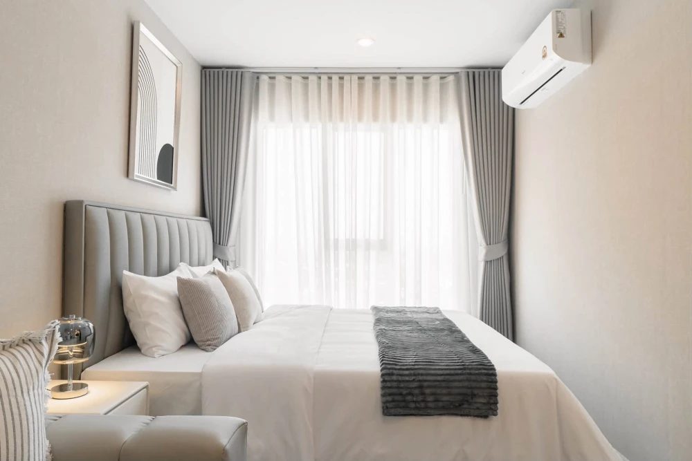 Condo for rent at Regent Home Bangna, 31st floor, with Chao Phraya River view and high-quality built-in furnishings. Don't miss this opportunity!