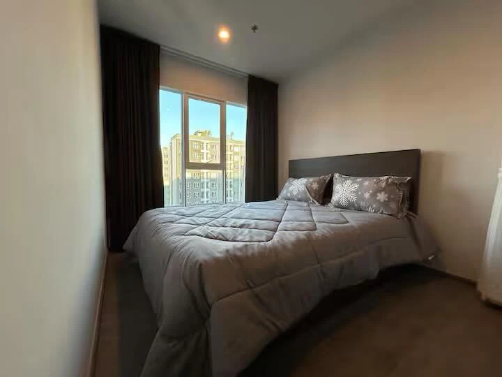 Condo for rent at Regent Home Bangna. The unit is partitioned into separate, clearly defined zones. Everything you need is here. Book now!