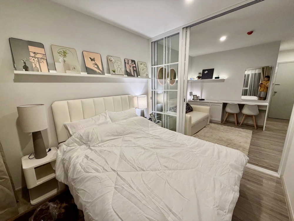 Condo for rent at Regent Home Bangna, fully furnished and ready to move in, separated into separate rooms. Come and reserve yours today. Don't miss ou