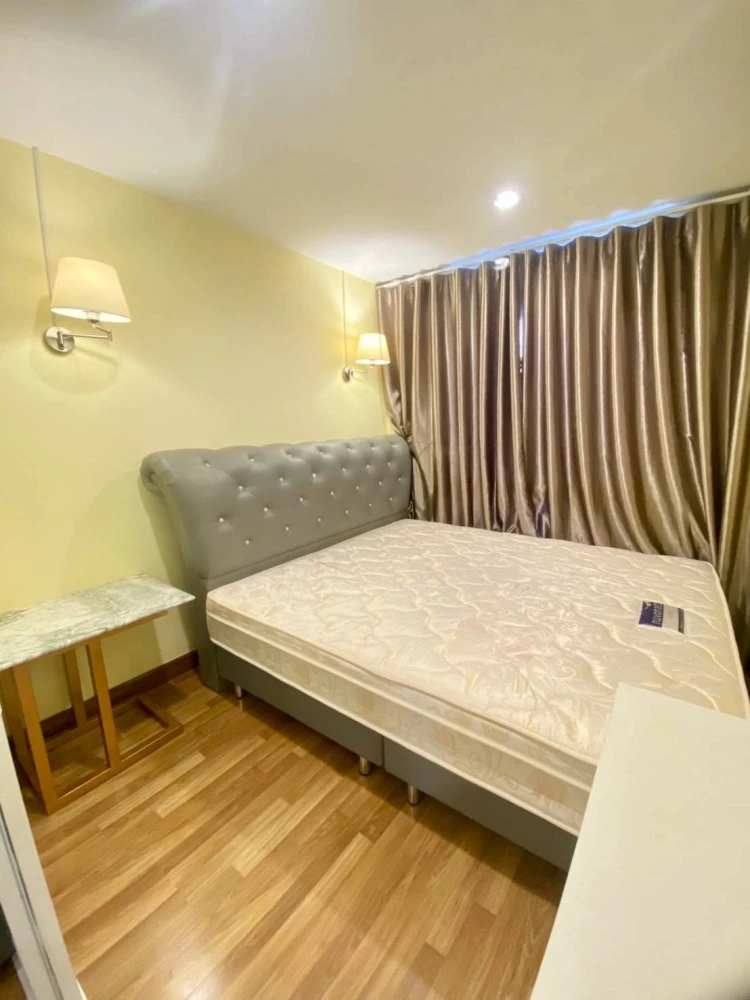 Condo for rent at Regent Home Sukhumvit 81. The unit is partitioned into separate, well-defined zones. Great value! Book now, don't miss out!
