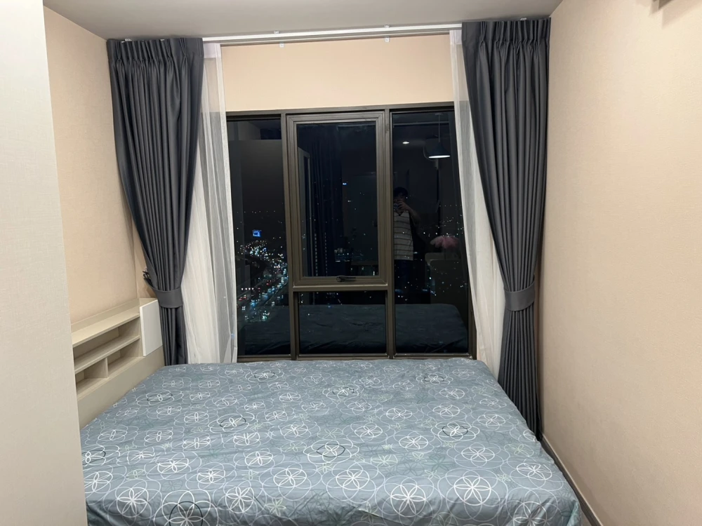 Condo for rent at Regent Home Wuttakat. Ready to move in, well-partitioned with separate zones. Book today! Don't wait!