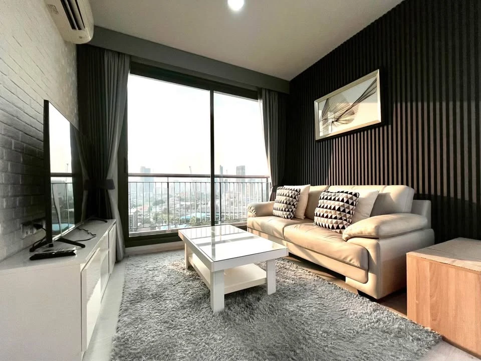 Condo for rent at Rhythm Sukhumvit 42. Ready to move in, fully furnished, great price. Book now, don't miss out!
