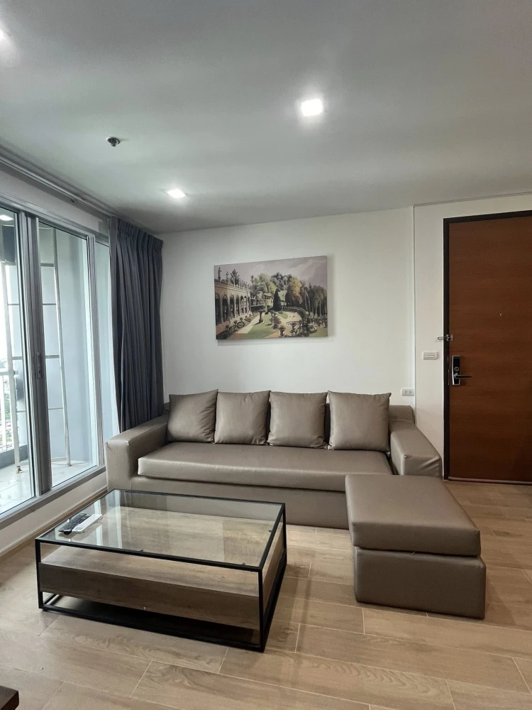 Condo for rent, Rhythm Sukhumvit 50, ready to move in, spacious living space, convenient and complete here. Come reserve today.