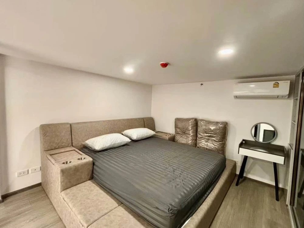 Condo for rent: SOHO Bangkok Ratchada, Duplex unit, 14th floor, high floor with great view. Fully furnished and equipped. Book now!
