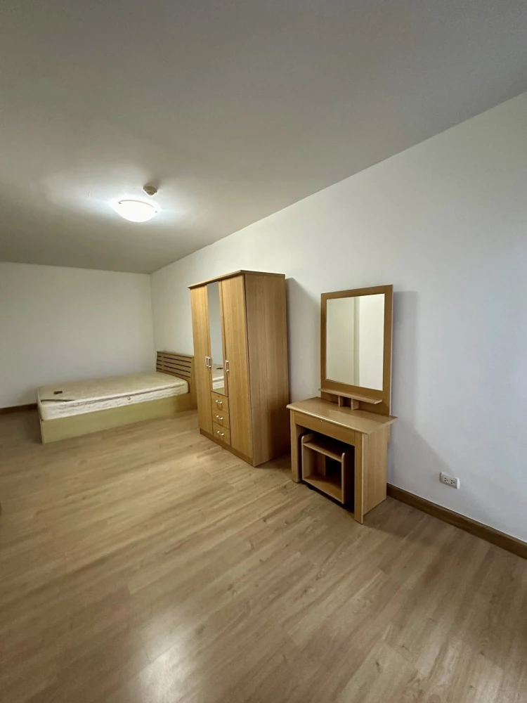 Condo for rent at Supalai Park Srinakarin. Big room, comfortable living, plenty of usable space, plus the best price. You'll regret it if you miss it.