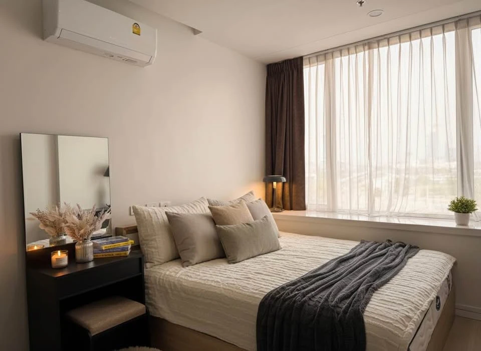 Spacious condo for rent at TC Green. Plenty of usable space, fully furnished and ready to move in. You won't want to miss this!