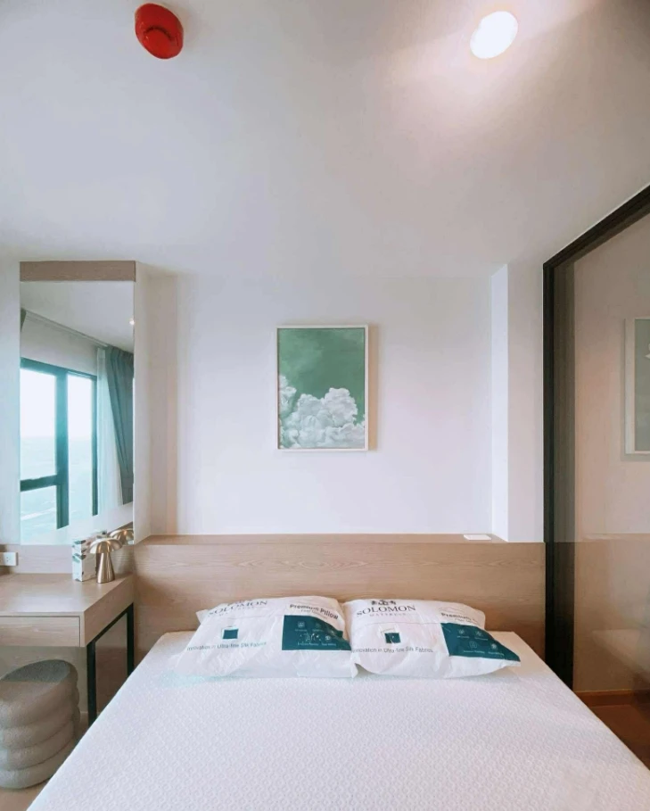 Condo for rent at Terra Residence, ready to move in, 32nd floor, high floor with stunning views. Everything you need is here. You definitely don't wan