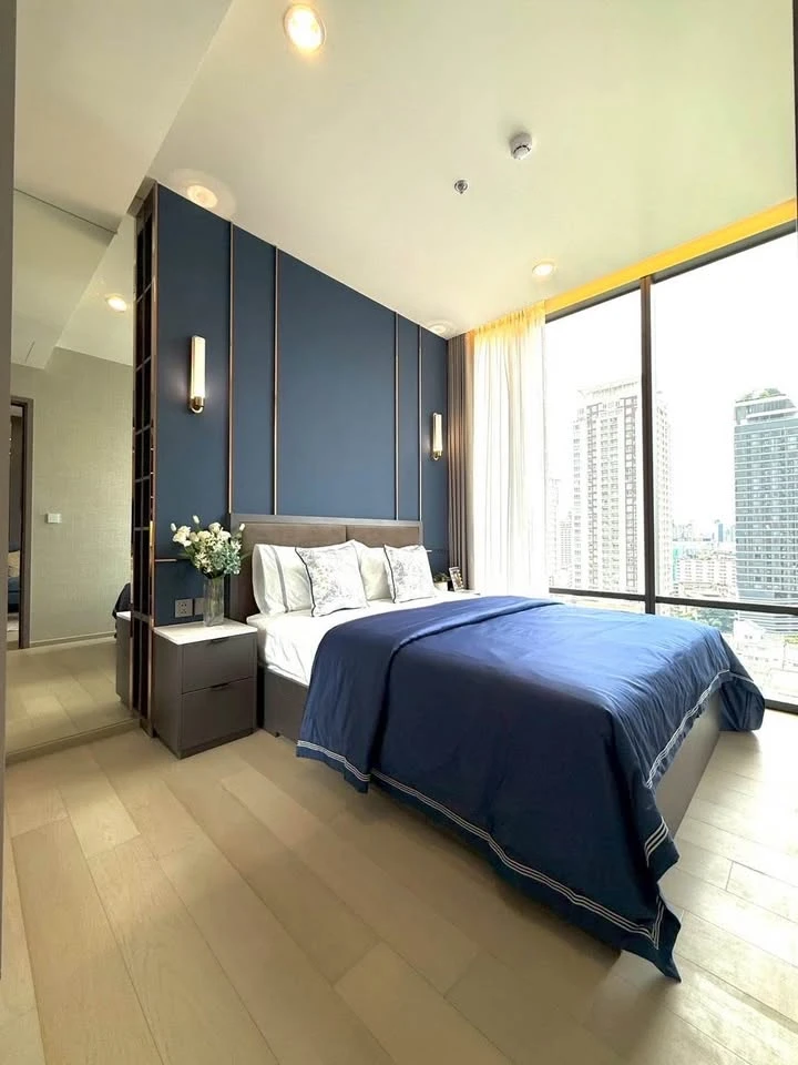 Condo for rent at The Extro Phayathai-Rangnam. Nicely decorated unit with high-quality built-in furniture. Book now, don't miss out!