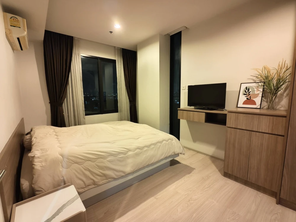 Condo for rent at The Gallery Bearing. Ready to move in, fully furnished with appliances. Amazing price! Book now!