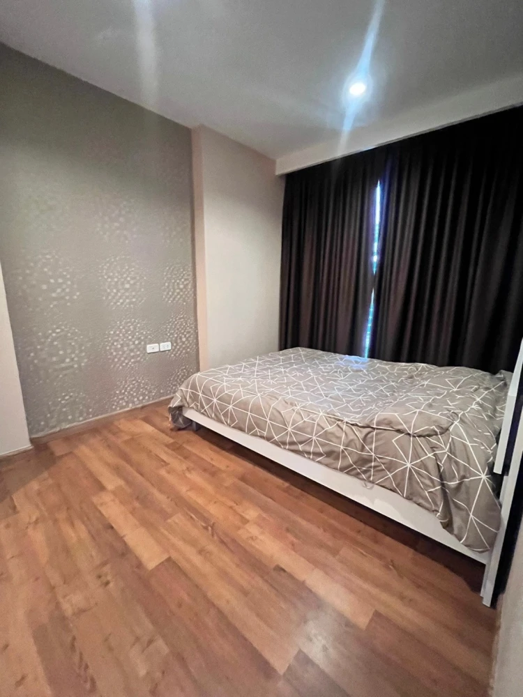 Condo for rent at THE MARK Ratchada – Airportlink. Ready to move in, spacious living area. Book now, don't miss out!
