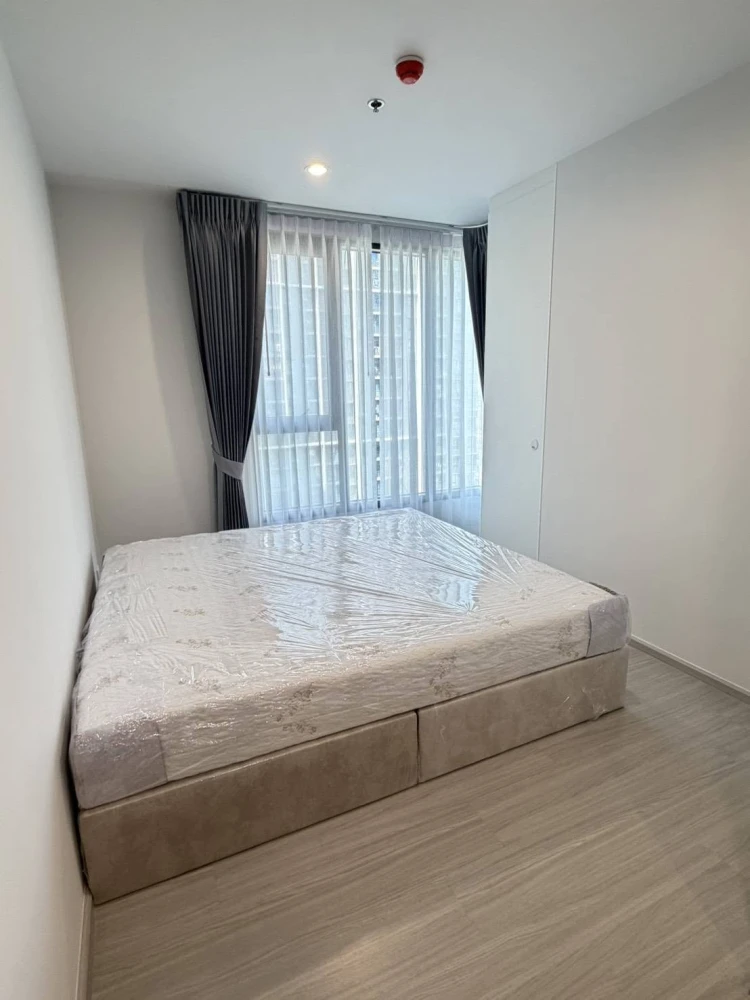 Condo for rent at The Parkland Phetkasem 56. Spacious room with ample living space. Convenient and fully equipped. Book now!