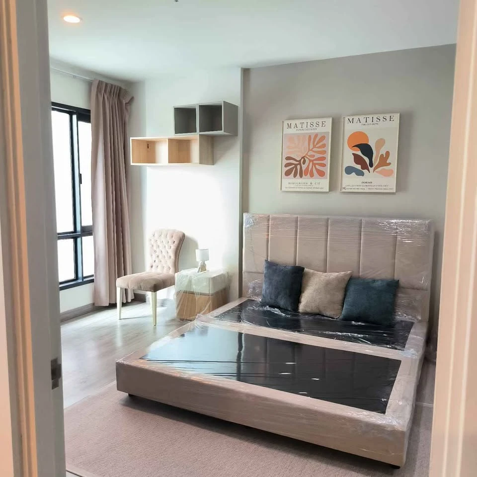 Spacious condo for rent at Vertical Aree. Excellent interior design and ample living space. You definitely don't want to miss this opportunity!