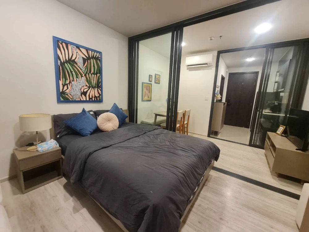 Condo for rent, XT Huai Khwang, ready to move in, separate room, great price, you must hurry to reserve now.