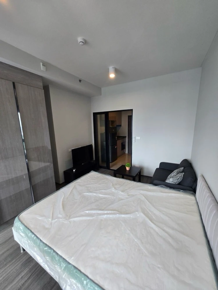 Condo for rent at Ideo Ramkhamhaeng - Lam Sali Station, 20th floor. View of the BTS and city. Best price! Book now, don't miss out!
