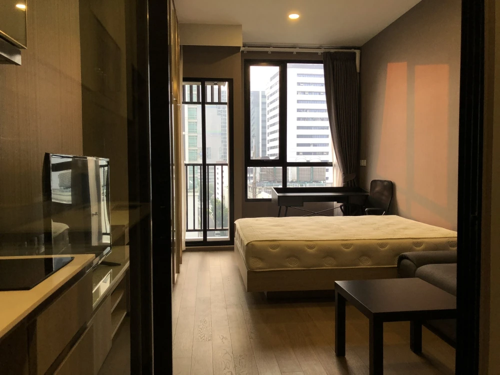For rent urgently!! Condo Park Origin Phayathai, good location, close to both BTS and Airport link Phayathai!!