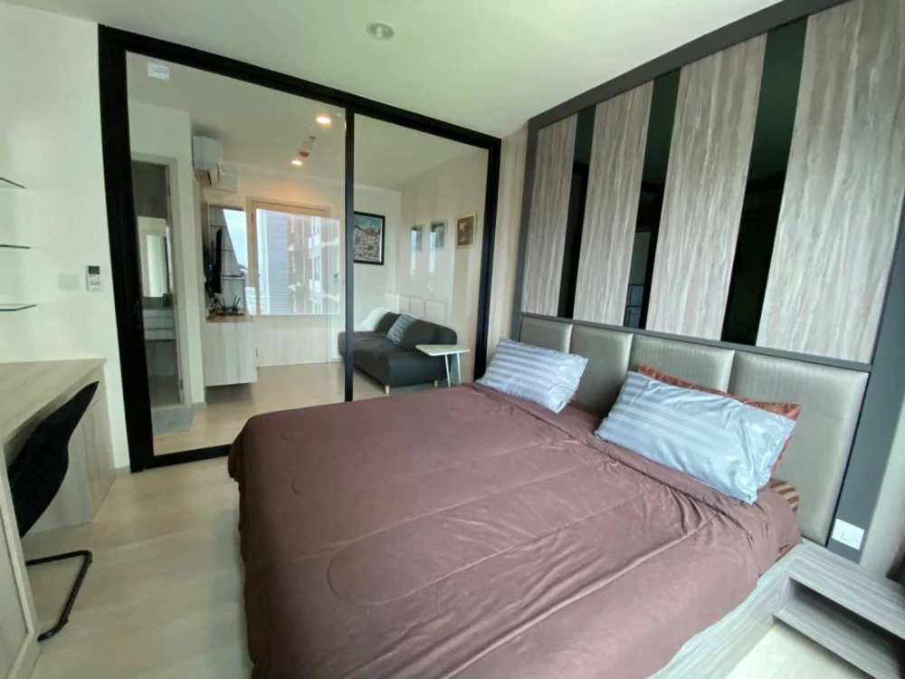 For rent urgently!! Condo Life Asoke, room number 46/1256, perfectly decorated, very inviting, if you don't reserve, you'll miss it, hurry up!!