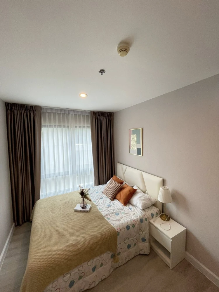 For rent immediately! The Sky Sukhumvit, fully furnished and ready to move in. Just bring your personal belongings. Don't miss out!