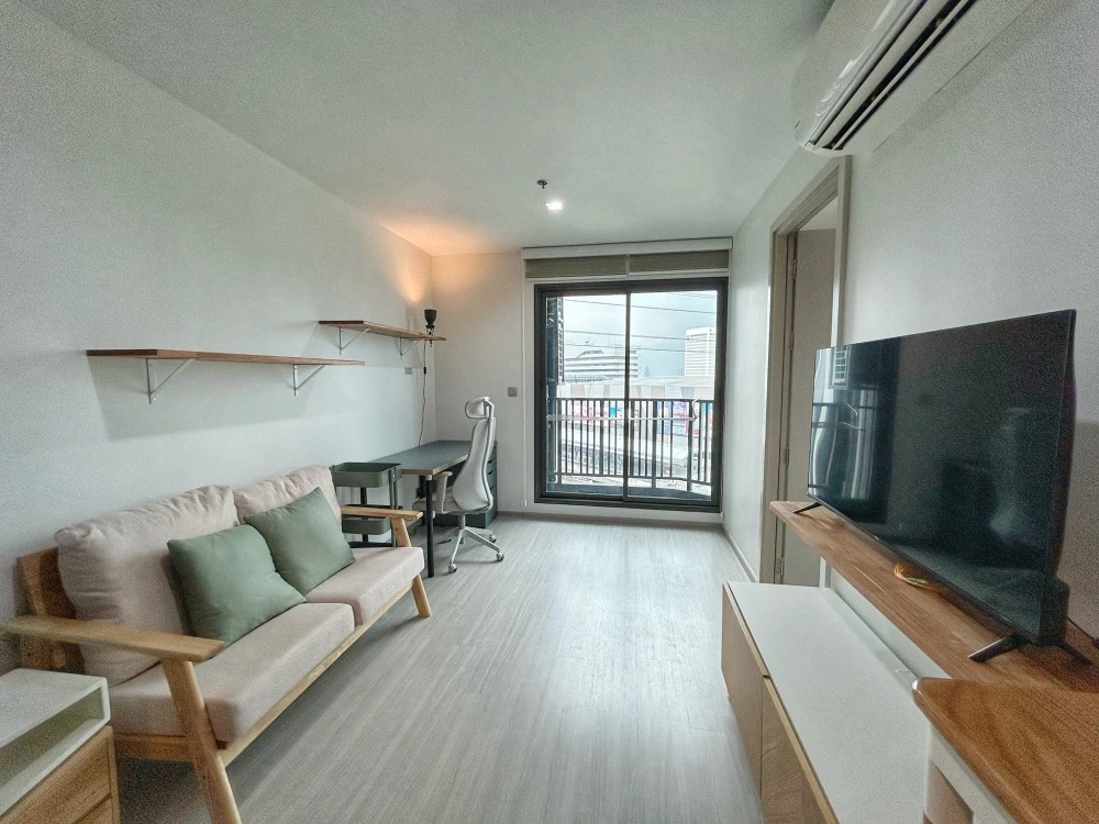 Urgently for rent: Life Ladprao, 15th floor, open view, garden view, large balcony, complete here, good like this, hurry and reserve now.