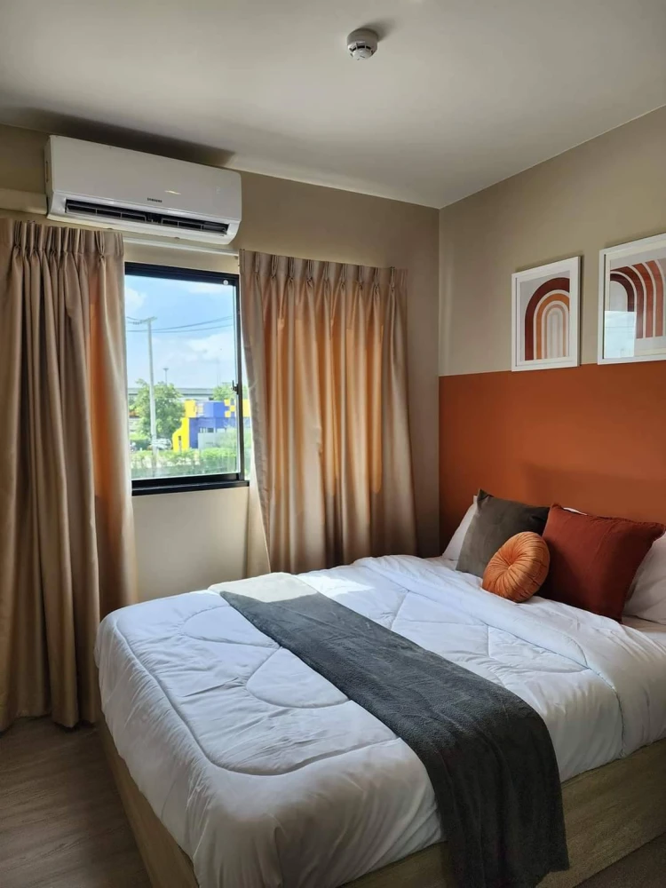 For rent, ready to move in, Me Condo On Nut Rama 9, a nice room, complete with furniture and electrical appliances. If you don't reserve, you'll regre